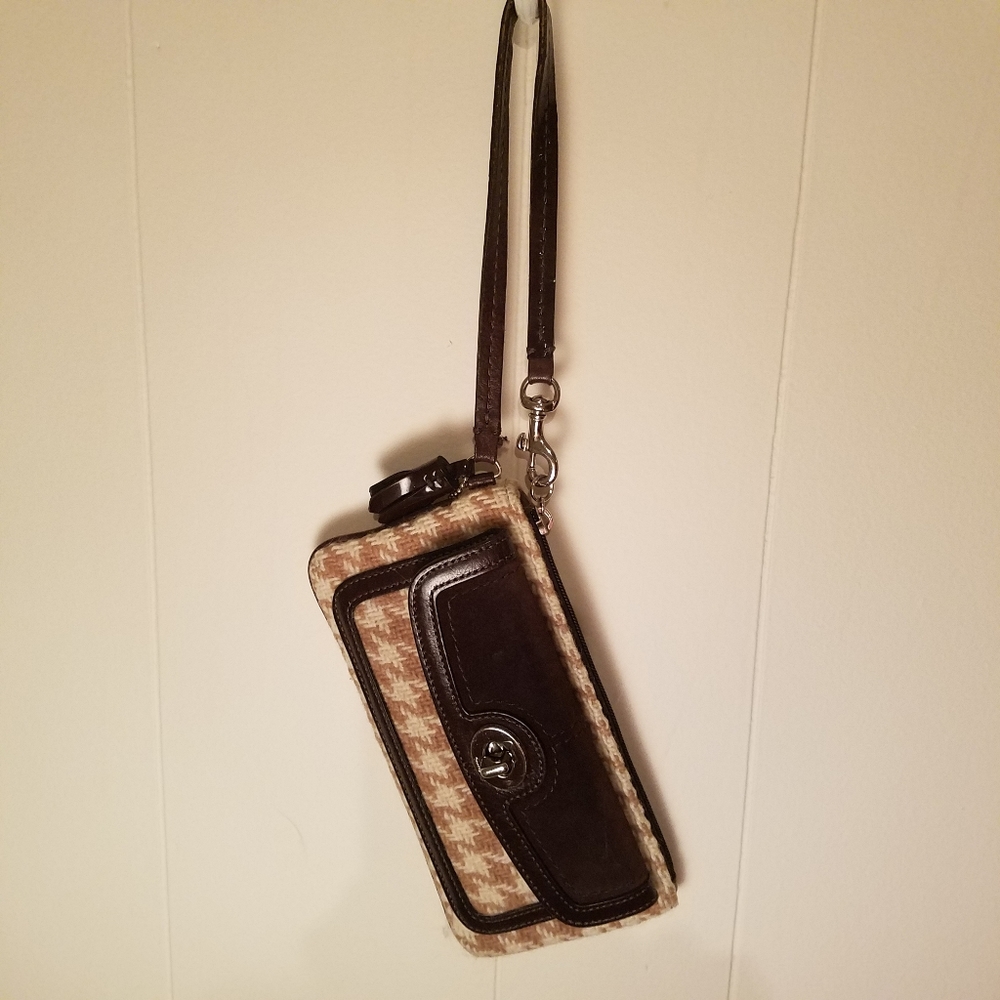 Wristlet - Coach